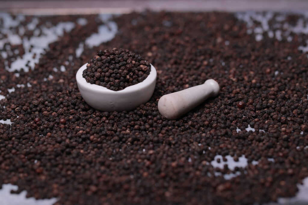 natural black peppers