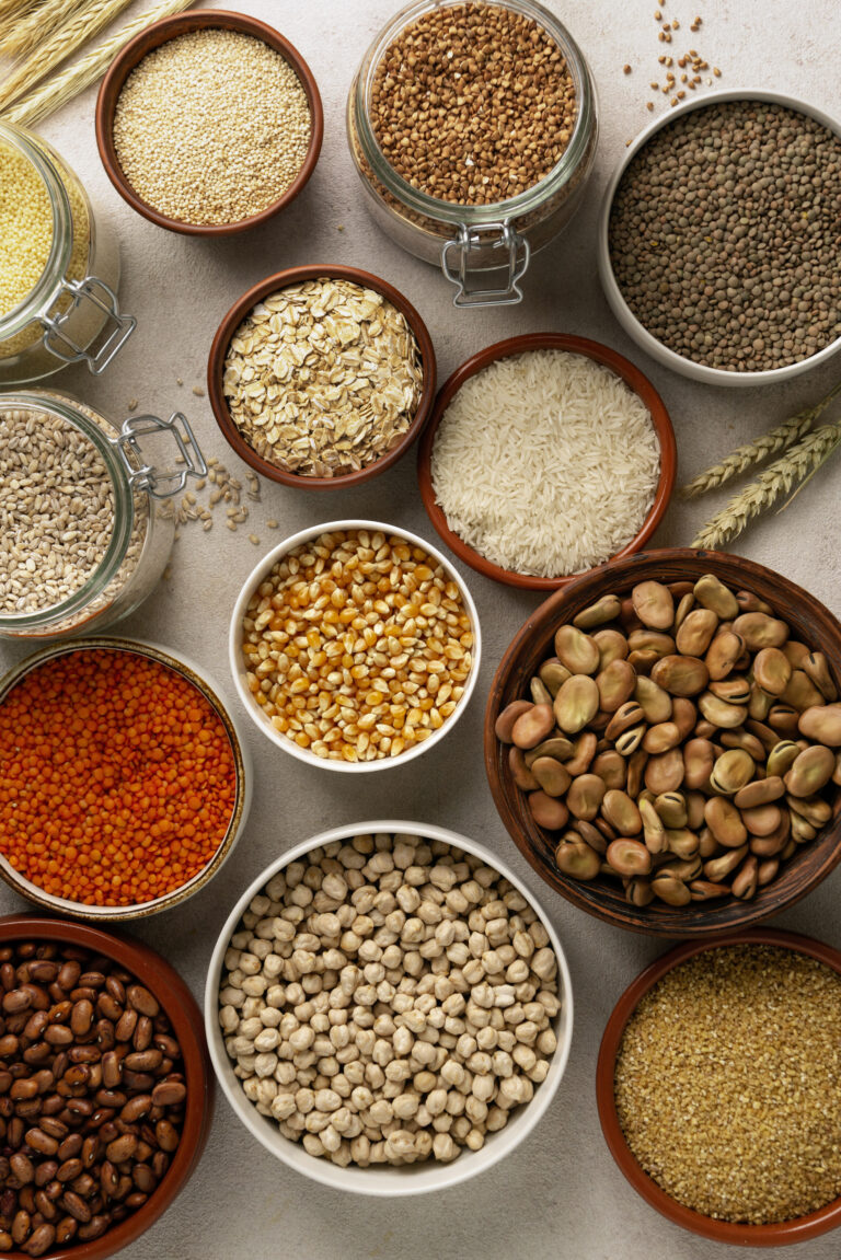 varieties of millets are in bowls